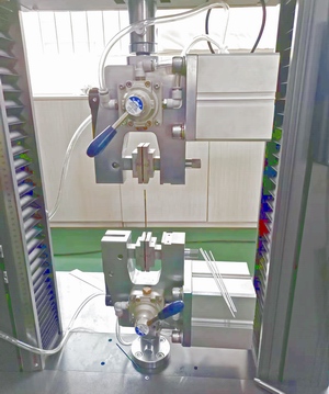 医用镍钛合金丝材料拉伸试验.jpg 医用镍钛合金丝材料拉伸试验.jpg
